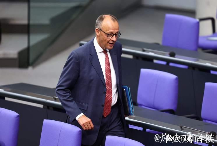 皇社宣布主帅弗朗西斯科离任,B队主帅安索特吉暂代职务 皇社宣布主帅弗朗西斯科离任,B队主帅安索特吉暂代职务